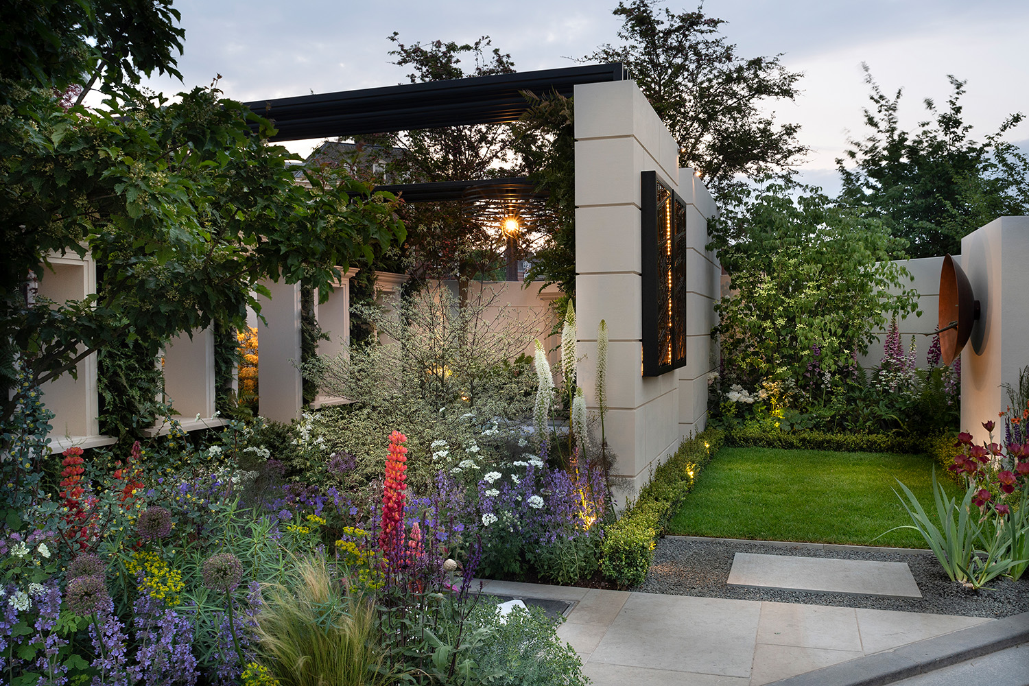 Kate Gould's West End Garden - RGHS Chelsea Flowers Show 2018