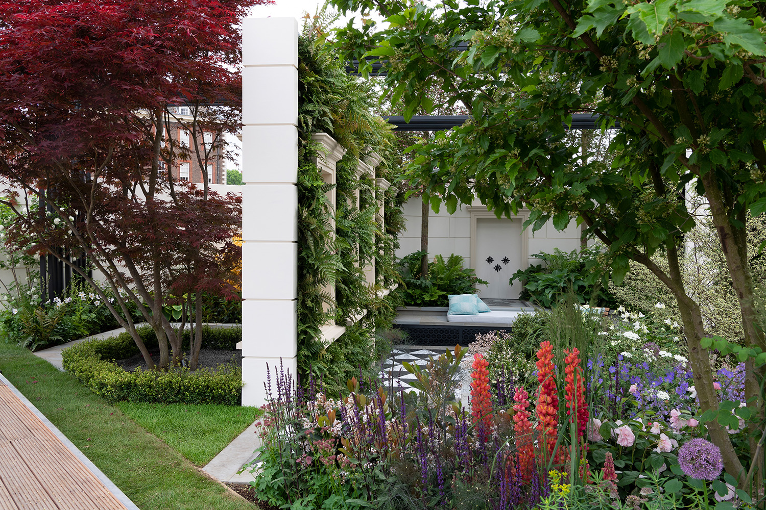 Kate Gould's West End Garden - RGHS Chelsea Flowers Show 2018
