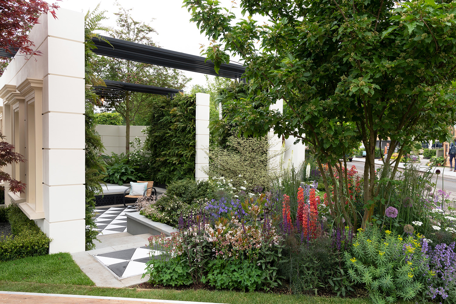 Kate Gould's West End Garden - RGHS Chelsea Flowers Show 2018