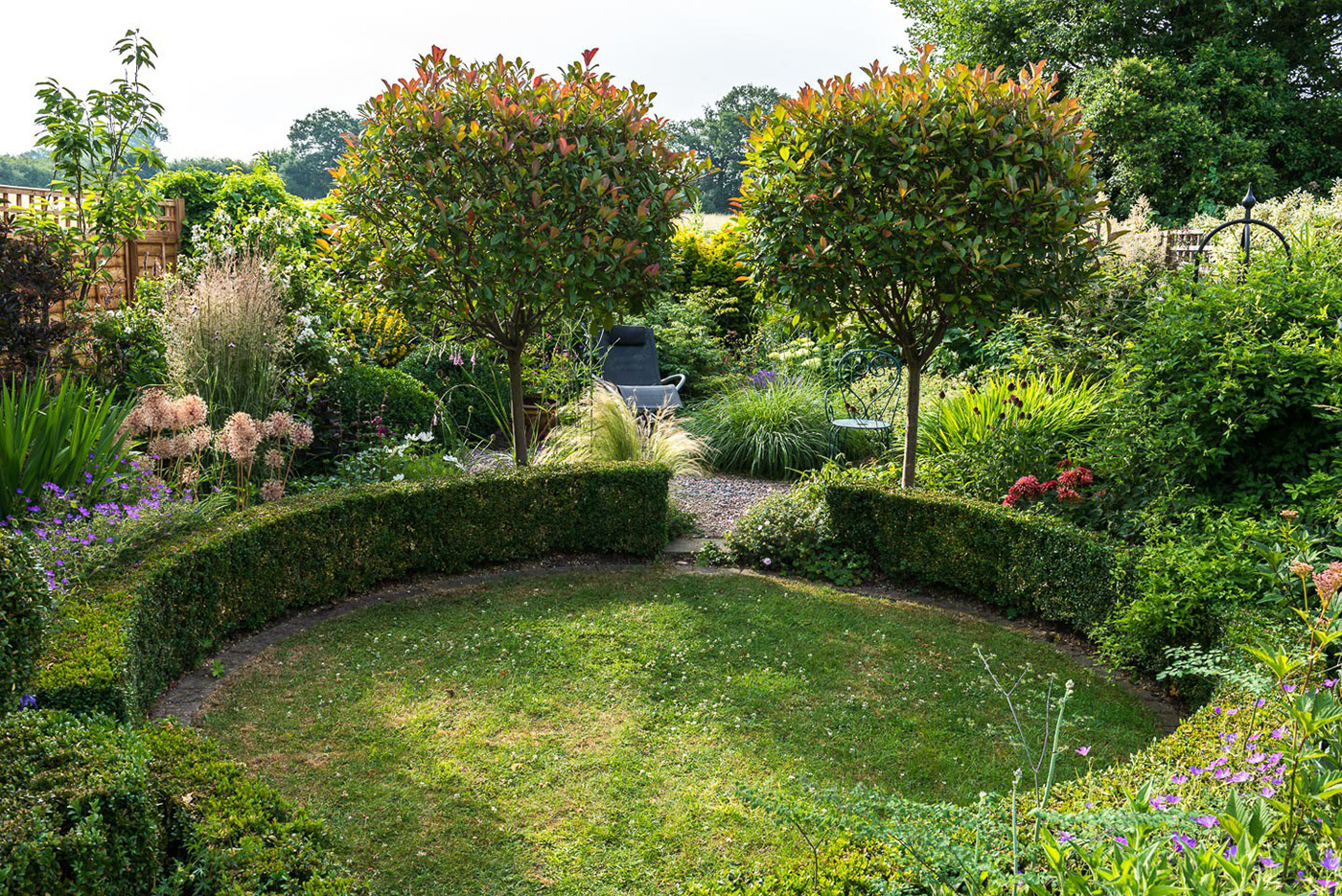 Kate Gould Gardens - Traditional Garden Design Kingsbury